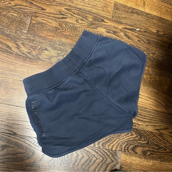 Peak Performance Shorts - Picture 4 of 4